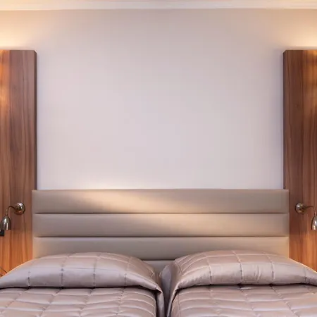 De La Tour Eiffel 2*