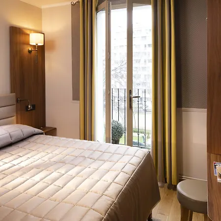 De La Tour Eiffel 2*