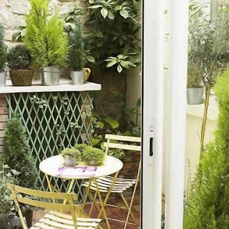 ホテル De La Tour Eiffel 2*