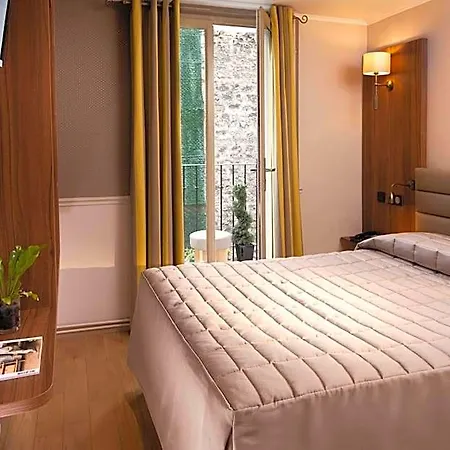 De La Tour Eiffel Otel 2*