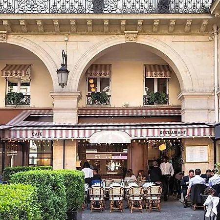 De La Tour Eiffel Otel