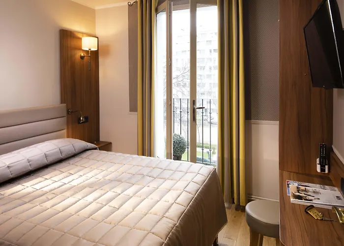 De La Tour Eiffel 2*