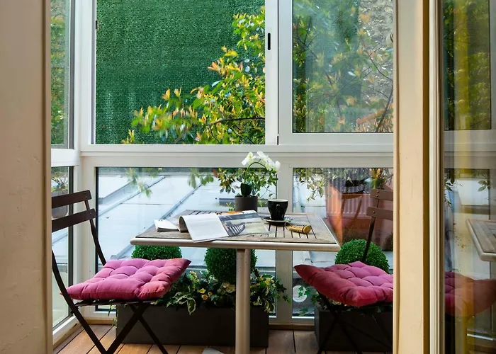 Hotel De La Tour Eiffel 2*