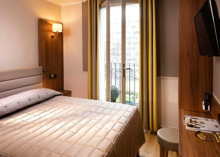 De La Tour Eiffel Hotel